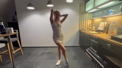 Blonde Babe's Pussylicking TikTok Challenge Unveiled!