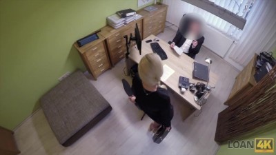 Bionda Birichina Fa Sesso per Soldi per Comprare una BMW