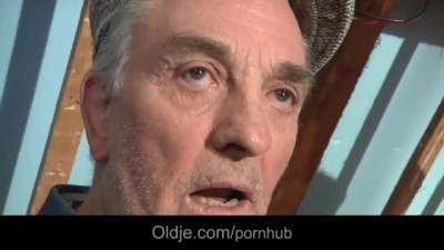 Lucky Old Bastards Fuck a Skinny Sweet Blondie Teen - Oldje (+18)