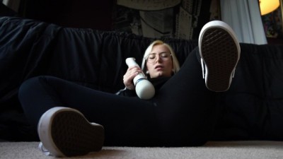 BigTittyGothEgg - I am hot and wet on my day off