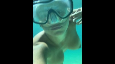 Vic Alouqua - Like fish in water pussy