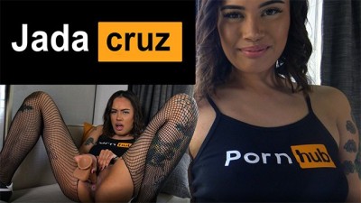 Lubed up Jada Cruz Stuffs her Pretty Pussy with a Dildo!