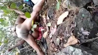 Srilankan Couple Outdoor Sex Jungle Fuck Public Hard Sex