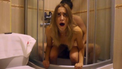 MollyKelt - Fucked with a Fan to Steal a Compromising Video
