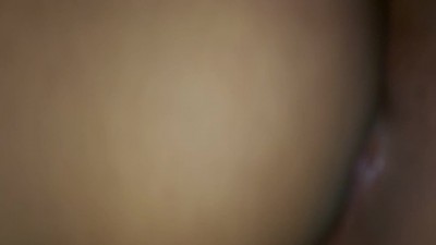 EL COÑO ESTRECHO Y CREMOSO HACE QUE MI GRAN POLLA EXPLOTE POR TODO EL CUERPO PERFECTO DEL
