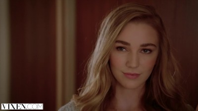 Blonde Kendra Sunderland and Blair Williams Share a Dick