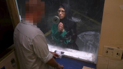 Beautiful Muslim Refugee Needed a Helping Hand