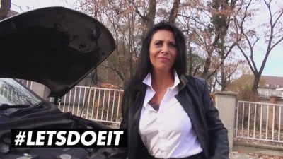 Lady Paris is Excited for a Great Outdoor Dick Riding Session
