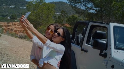 Vacations are the Perfect Time for Unexpected 3some
