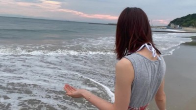 女子大生と水着で海デート♡ビーチでリアル露出ハメ撮り!人が来てパニック汗(前半) 素人カップル/個人撮影/スマホ/野外露出/フェラ/代/美少女/パイパン/スタイル抜群/色白/中出し