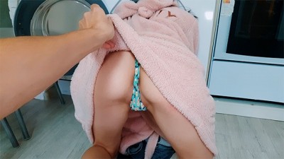 Washing machine and caught me when I wanted to fuck her pussy
