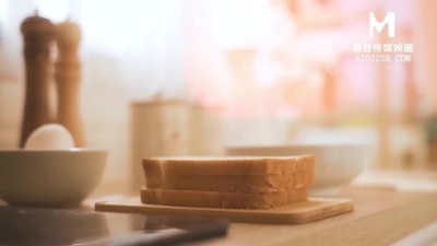 麻豆传媒作品男友的私房早餐/免费观看