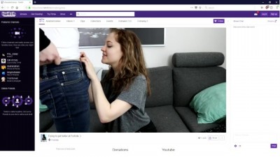 Gamer girl forgets to turn off the stream after playing Fortnite