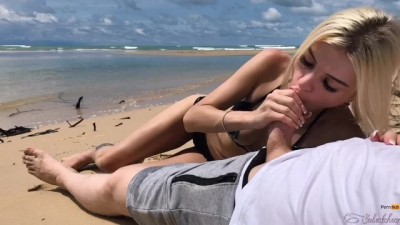 Public sex on the island Blowjob