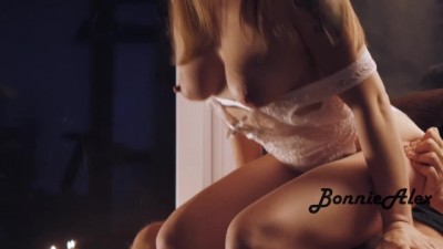 REAL AMATEUR FEMALE ORGASM