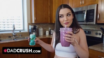 Babe Motivates Her Lazy Stepdad To Live More Healthy With Her Juicy Pussy