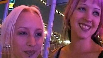 Picking up two public flashing teens (+18)