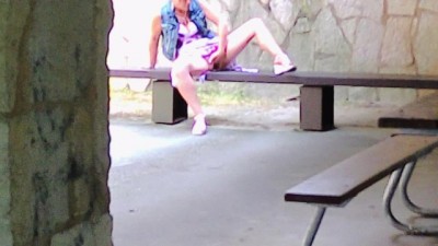 Mature at park and almost got caught as i nut in her pussy