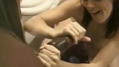 Handjob MILF Babe Jerks it