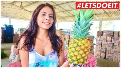 Amateur Colombian Teen Makes Her First Porn Movie (+18)