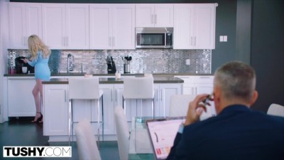 White Nanny Got Fucked By Her Boss