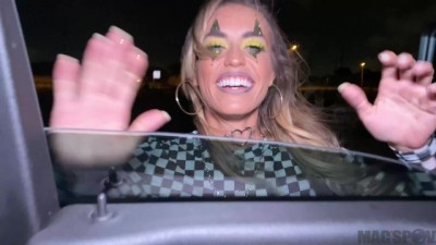 PAWG Kelsi Monroe Dresses Up for A Spooky Halloween and Gets Fucked Outdoors at Night
