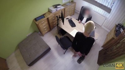 Teen Blondine braucht Cash, also warum nicht Sex für neues Auto? (+18)